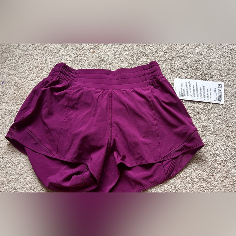 Lululemon NWT hotty hot shorts